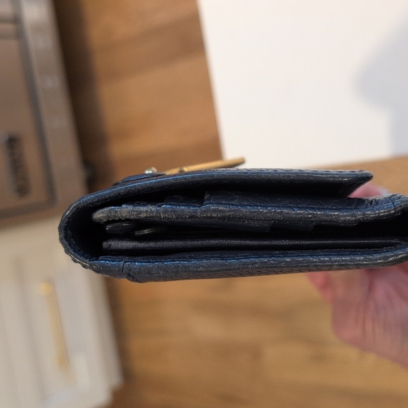 Marc Jacobs Navy Pebbled Leather Trifold Wallet. - Picture 5 of 11